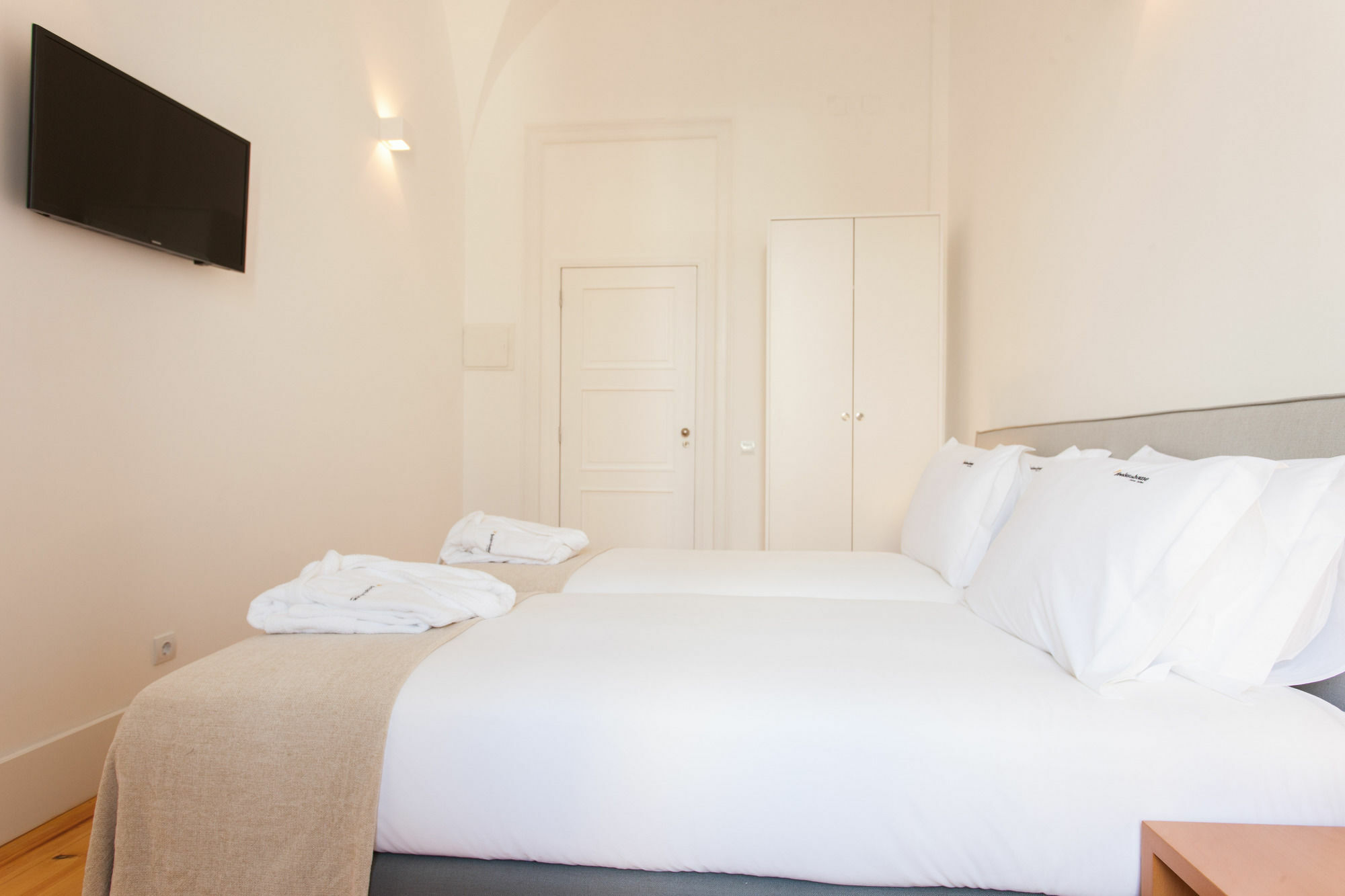 Feels Like Home Chiado Prime Suites Lisboa Exterior foto